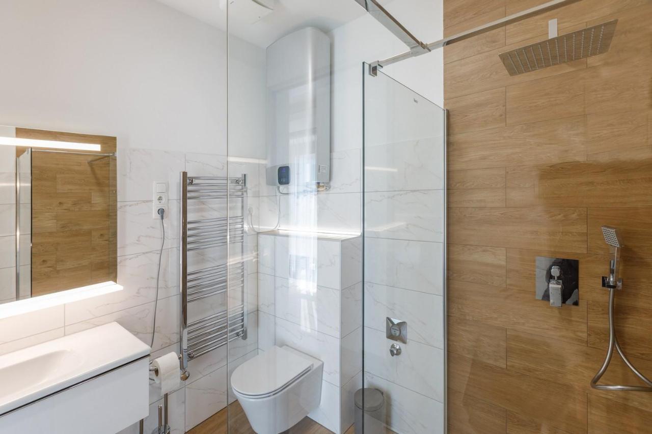 La Bella Centrum Apartmanok Piros/Sarga Heviz Luaran gambar