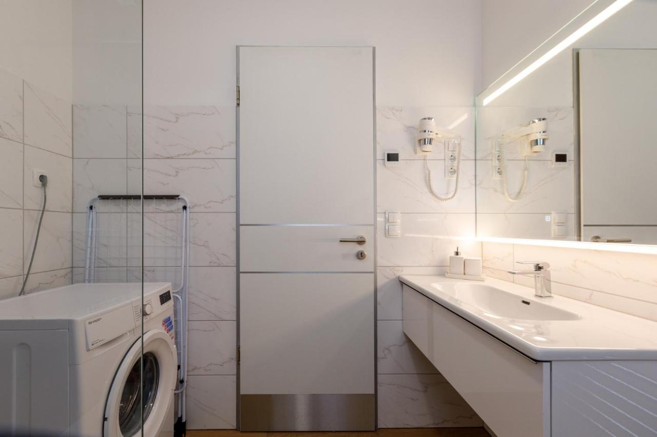 La Bella Centrum Apartmanok Piros/Sarga Heviz Luaran gambar
