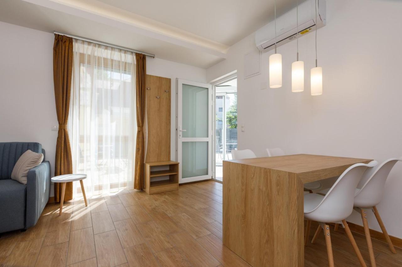 La Bella Centrum Apartmanok Piros/Sarga Heviz Luaran gambar