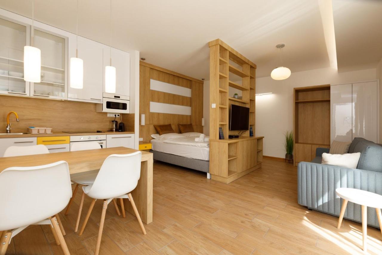 La Bella Centrum Apartmanok Piros/Sarga Heviz Luaran gambar