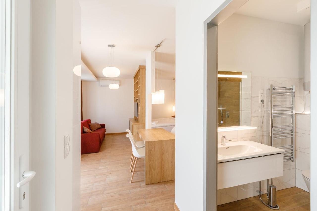 La Bella Centrum Apartmanok Piros/Sarga Heviz Luaran gambar