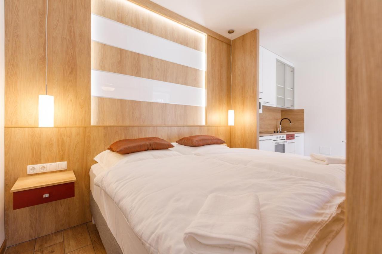 La Bella Centrum Apartmanok Piros/Sarga Heviz Luaran gambar