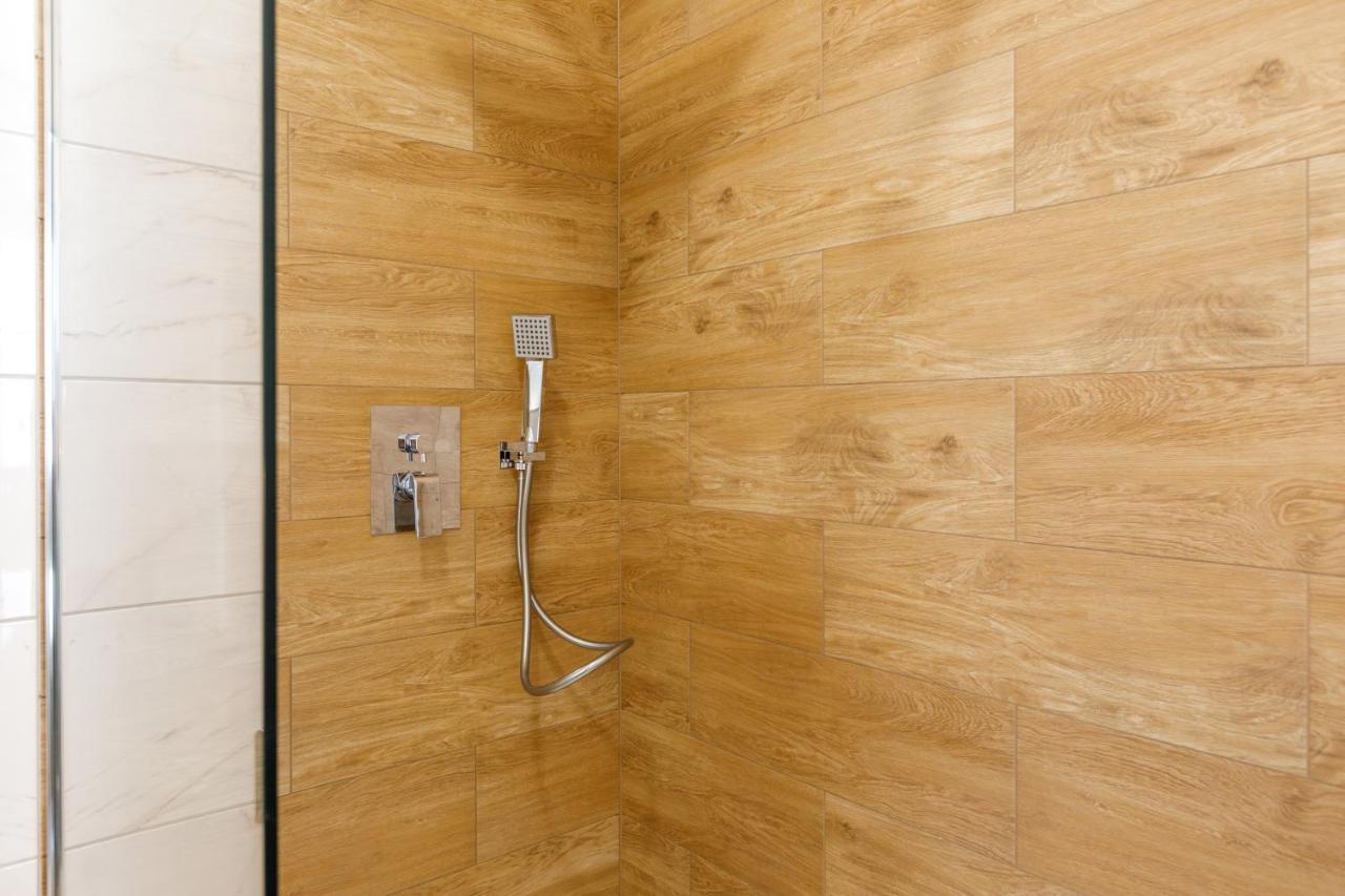 La Bella Centrum Apartmanok Piros/Sarga Heviz Luaran gambar