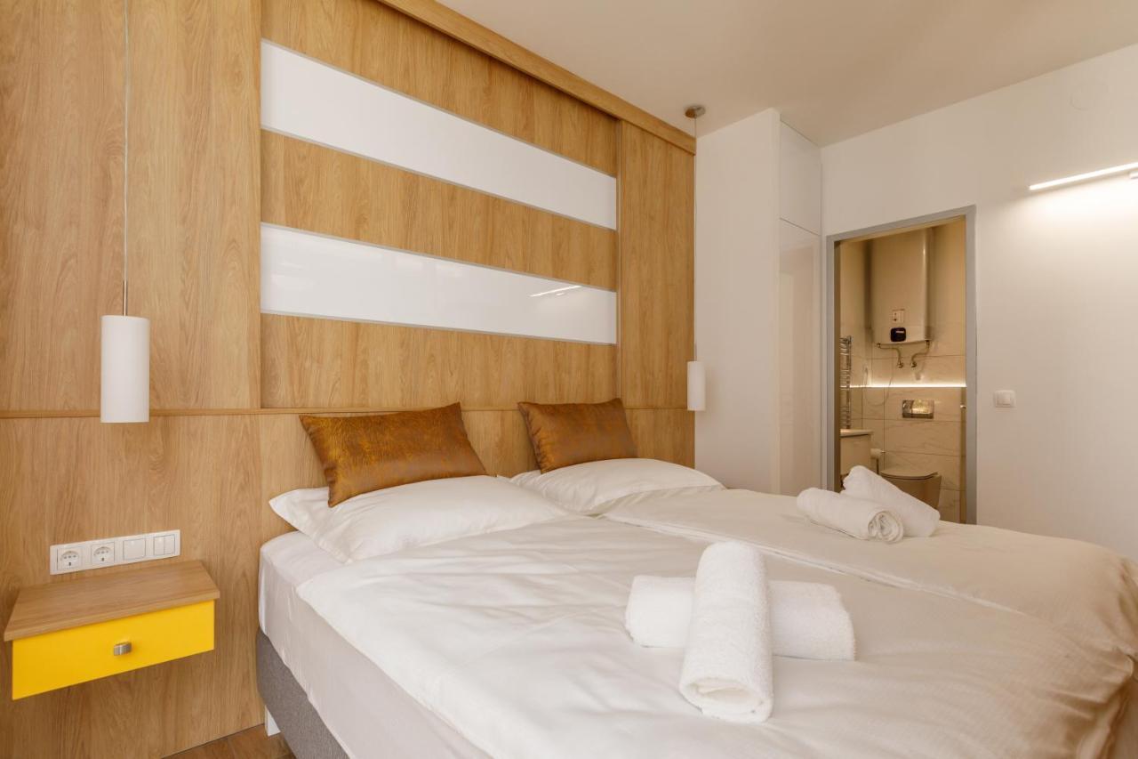 La Bella Centrum Apartmanok Piros/Sarga Heviz Luaran gambar