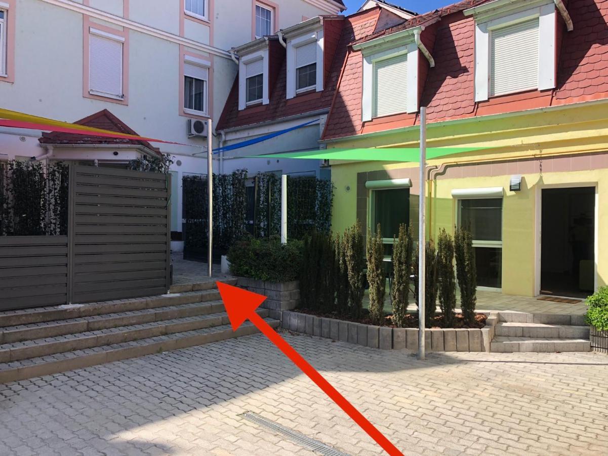 La Bella Centrum Apartmanok Piros/Sarga Heviz Luaran gambar