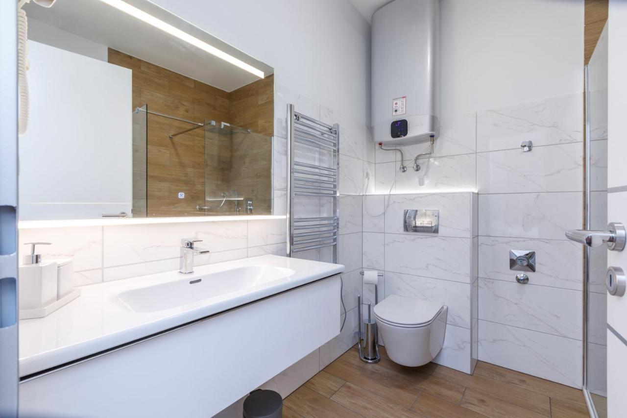 La Bella Centrum Apartmanok Piros/Sarga Heviz Luaran gambar