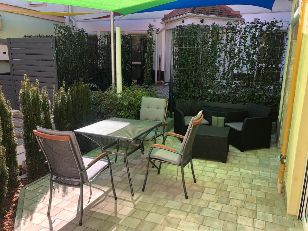 La Bella Centrum Apartmanok Piros/Sarga Heviz Luaran gambar